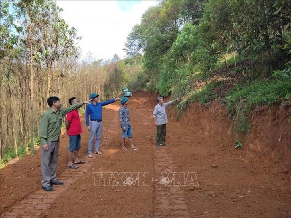 Tạo chuyển biến mạnh từ học tập sang làm theo Bác - 1 Tạo chuyển biến mạnh từ học tập sang làm theo Bác - 1