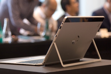 HP tung sản phẩm máy tính bảng 2 trong 1 dành cho doanh nghiệp