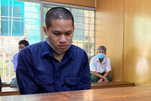 Tạt xăng đốt chết người yêu vì bị đòi chia tay