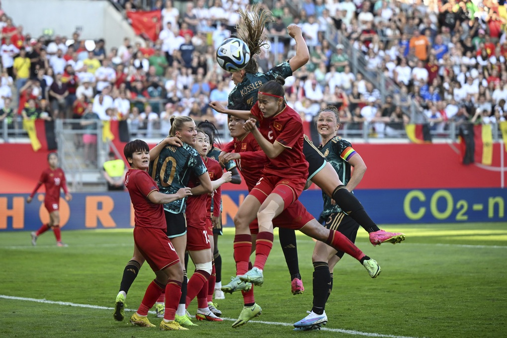 HLV Mai Đức Chung: Ghi bàn vào lưới tuyển Đức, Thanh Nhã có dấu ấn để đời - 2 HLV Mai Đức Chung: Ghi bàn vào lưới tuyển Đức, Thanh Nhã có dấu ấn để đời - 2