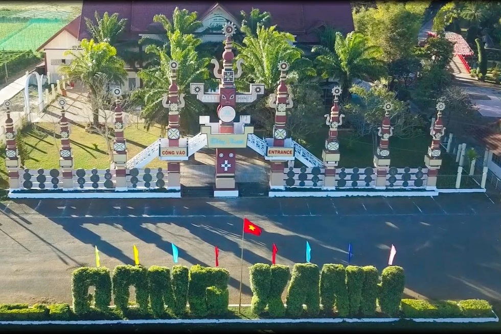 Thêm một đại gia phố núi Gia Lai khó duy trì ánh hào quang - 1