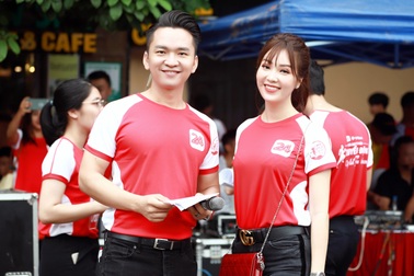 MC Hạnh Phúc kể chuyện sốt 40 độ vẫn lội ruộng mò cua bắt ốc