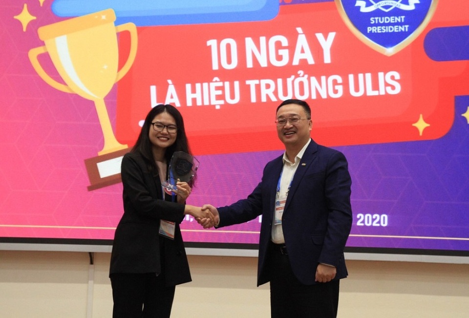 Sinh viên ĐH Ngoại ngữ tranh tài để làm... hiệu trưởng - 4 Sinh viên ĐH Ngoại ngữ tranh tài để làm... hiệu trưởng - 4