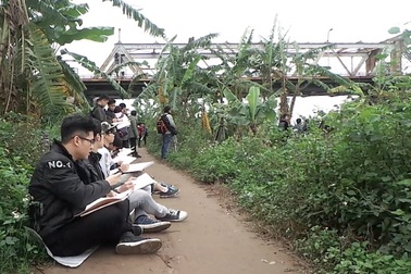 Cầu Long Biên - 'Tình yêu còn mãi'