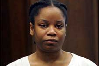 Án chung thân cho người mẹ giết con bằng lò vi sóng