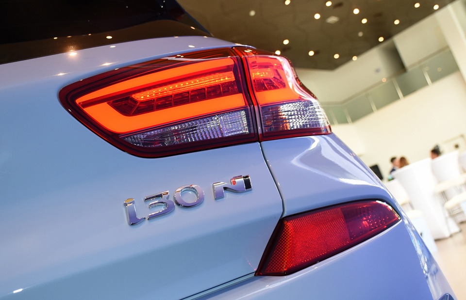 Hyundai làm cao, chỉ bán 20 chiếc i30 N ở Malaysia - 9 Hyundai làm cao, chỉ bán 20 chiếc i30 N ở Malaysia - 9