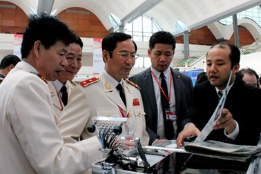 Việt Nam sẽ mua máy phân tích DNA di động đầu tiên trên thế giới