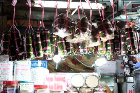 Liên tiếp bắt giữ nhiều vụ sản xuất giò, chả bẩn