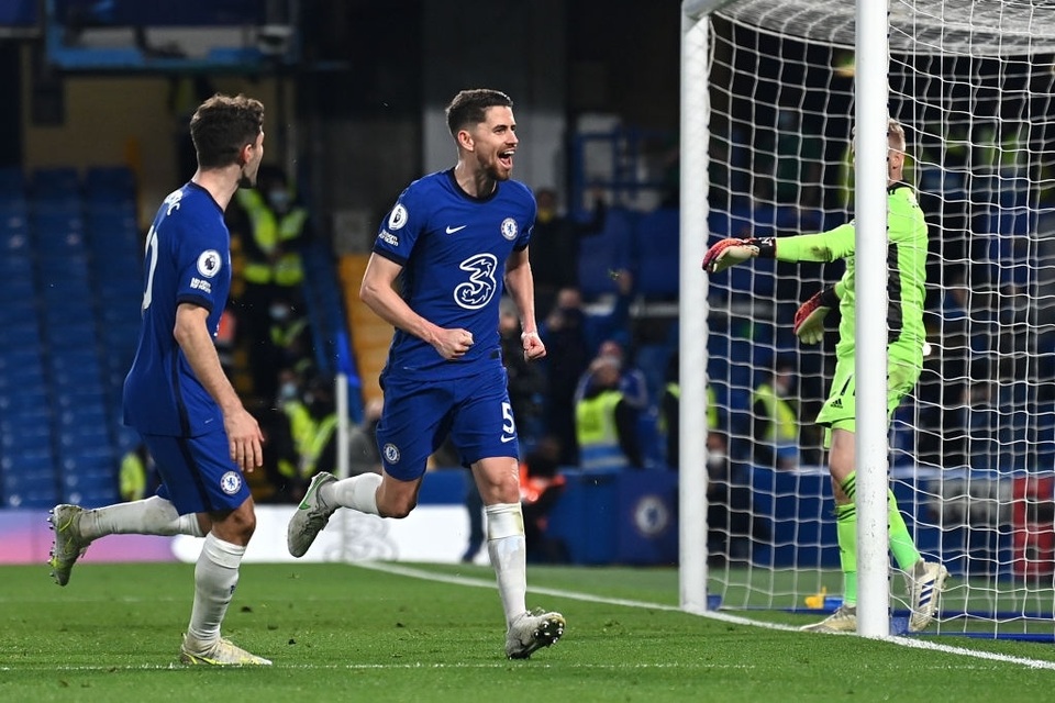 Chelsea 2-1 Leicester: VAR không thể cản The Blues trả thù - 5