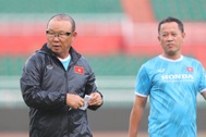 HLV Park Hang Seo: "Tôi kỳ vọng vào Quang Hải, theo dõi kỹ Văn Quyết"