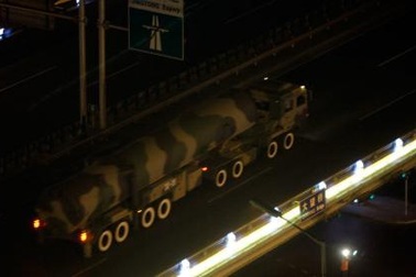 Trung Quốc triển khai tên lửa đạn đạo "gửi thông điệp" đến Trump