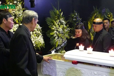 Lễ tang xúc động tiễn biệt nhạc sĩ Thanh Tùng