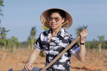 Ngọc Sơn "bỏ phố về quê" làm nông dân ở khu vườn 50 héc ta