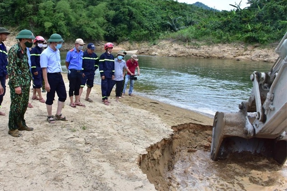 Tìm kiếm giai đoạn 5 ở Rào Trăng: Quyết tâm không bỏ sót một tấc đất nào! - 3 Tìm kiếm giai đoạn 5 ở Rào Trăng: Quyết tâm không bỏ sót một tấc đất nào! - 3