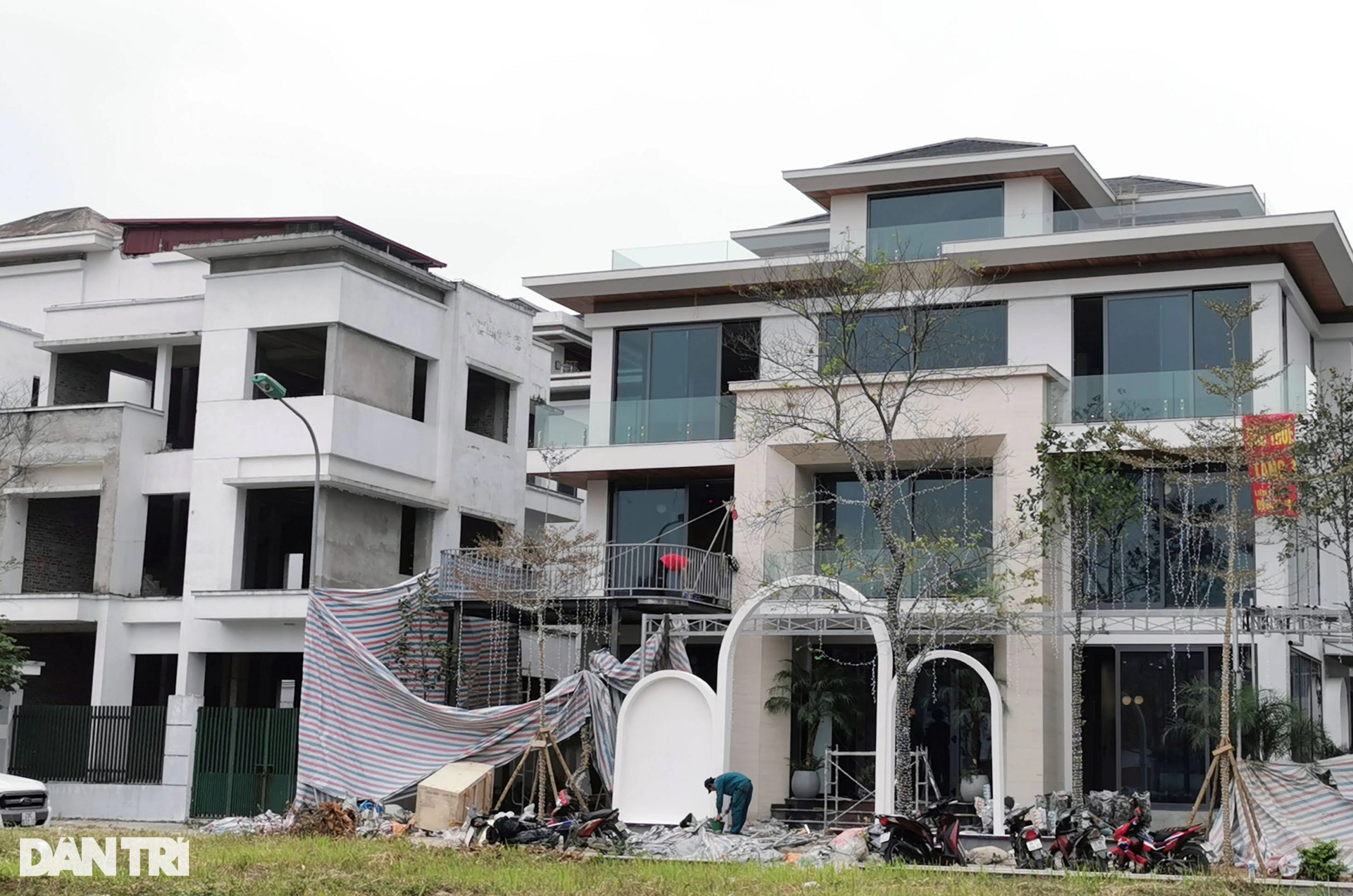 Biệt thự triệu USD ở Hà Nội dựng chuồng cọp như tập thể cũ - 11 Biệt thự triệu USD ở Hà Nội dựng chuồng cọp như tập thể cũ - 11