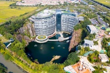 Khủng hoảng nợ của bất động sản Trung Quốc lan sang cả doanh nghiệp mạnh