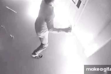 Dội "bom xăng" đốt nhà hàng xóm vì lỡ bán đất giá rẻ