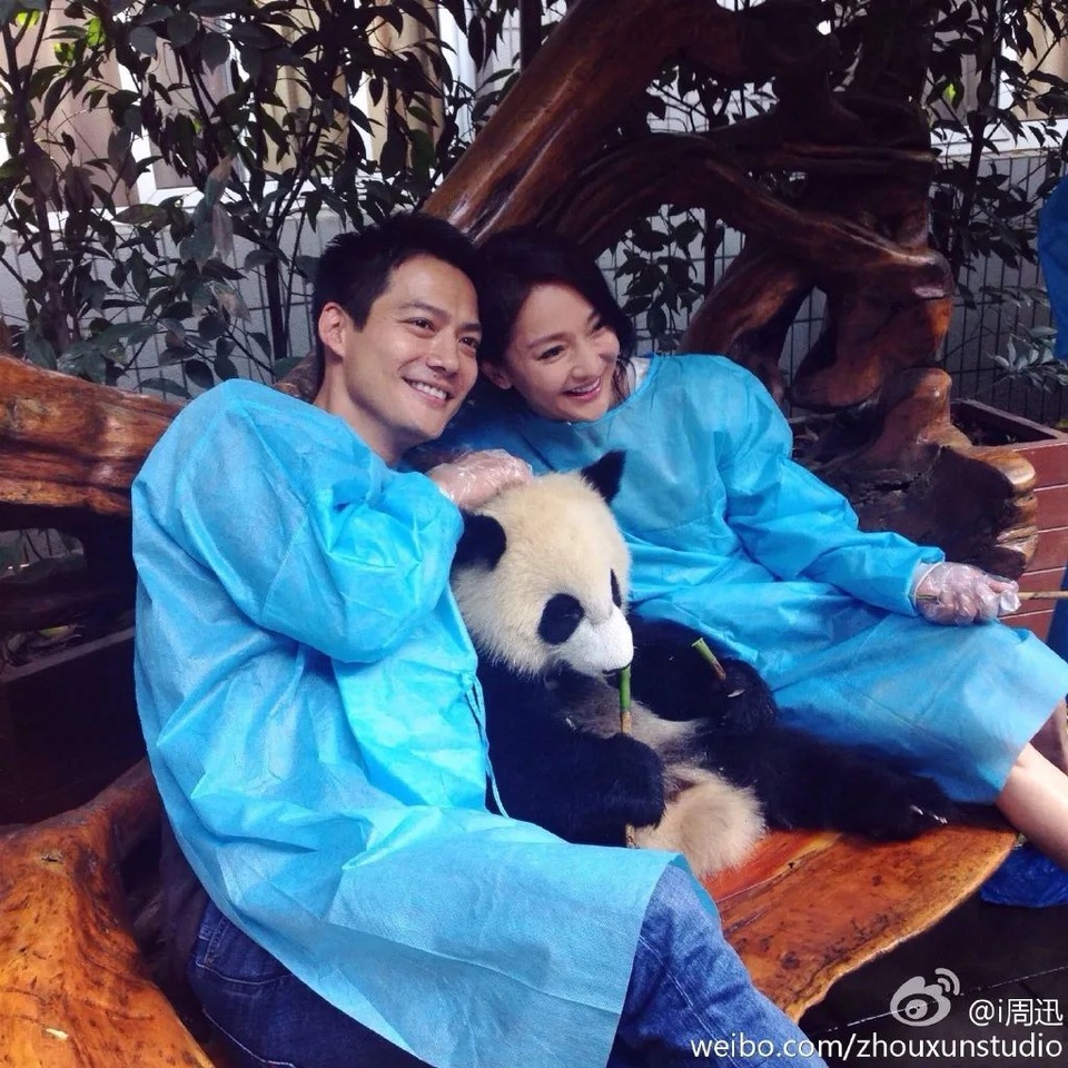 Hé lộ thông tin về cô gái khóa môi chồng cũ của Châu Tấn - 2 Hé lộ thông tin về cô gái khóa môi chồng cũ của Châu Tấn - 2