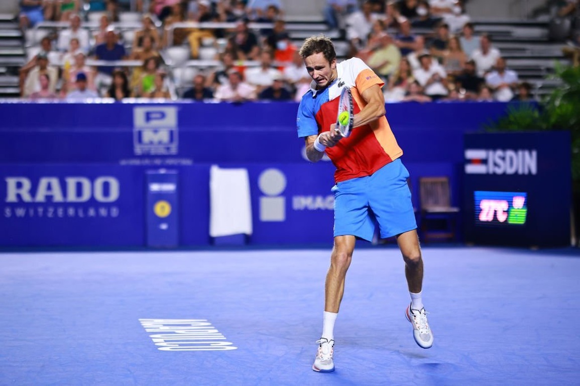 Đánh bại Medvedev, Nadal vào chung kết Acapulco - 2 Đánh bại Medvedev, Nadal vào chung kết Acapulco - 2