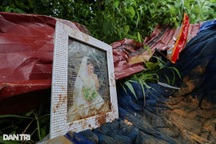 "Biết cả gia đình cô giáo mầm non trong đống đổ nát nhưng bất lực"