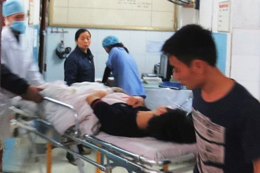 Thanh niên tự tay cắt “của quý” vì... đập đá