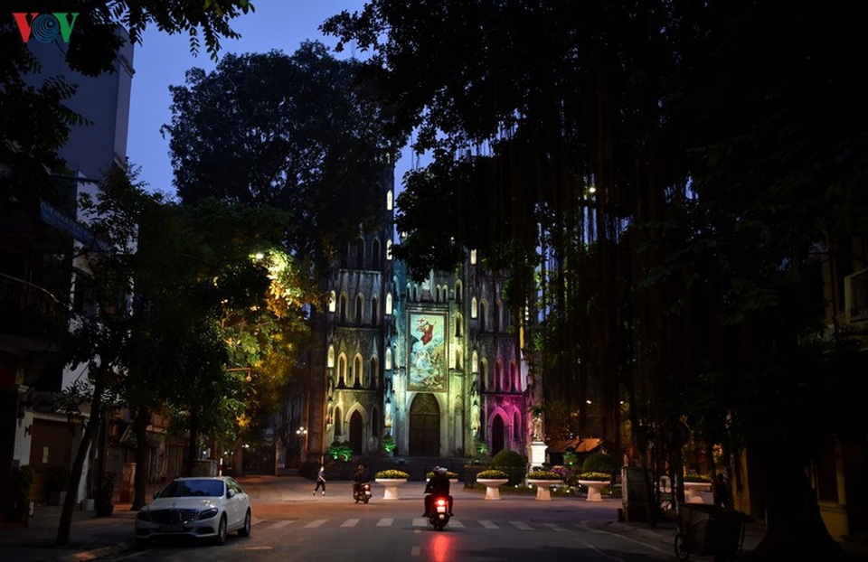 Hà Nội - Đêm nằm mơ phố đông - 2