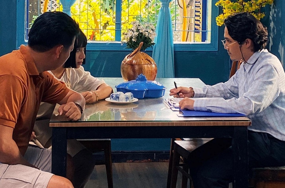 Huỳnh Lập để nguyên tạo hình già nua, hốt hoảng chạy đến sân khấu nhận giải - 1 Huỳnh Lập để nguyên tạo hình già nua, hốt hoảng chạy đến sân khấu nhận giải - 1