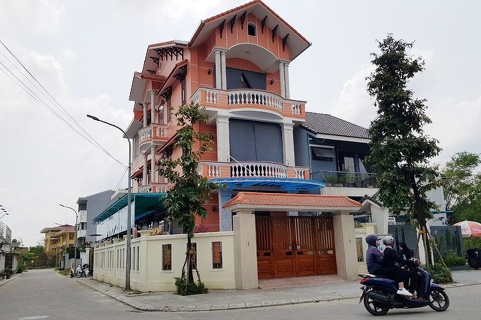 Ai đã gắp đất ra khỏi quy hoạch để giao cho nguyên Bí thư thành ủy? - 1 Ai đã gắp đất ra khỏi quy hoạch để giao cho nguyên Bí thư thành ủy? - 1