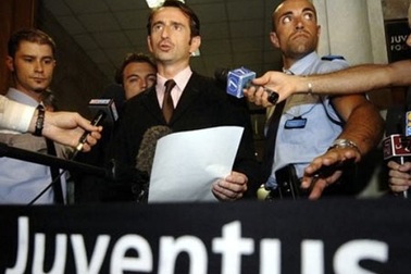 Để CLB trắng tay, Chủ tịch Juventus sẽ bị "hất ngôi"?