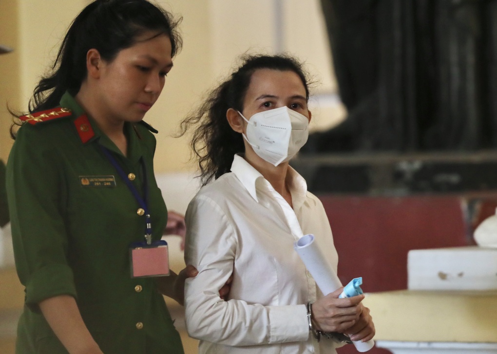 Công an Vĩnh Long nói gì về vụ luật sư xúc phạm bà Phương Hằng? - 1 Công an Vĩnh Long nói gì về vụ luật sư xúc phạm bà Phương Hằng? - 1