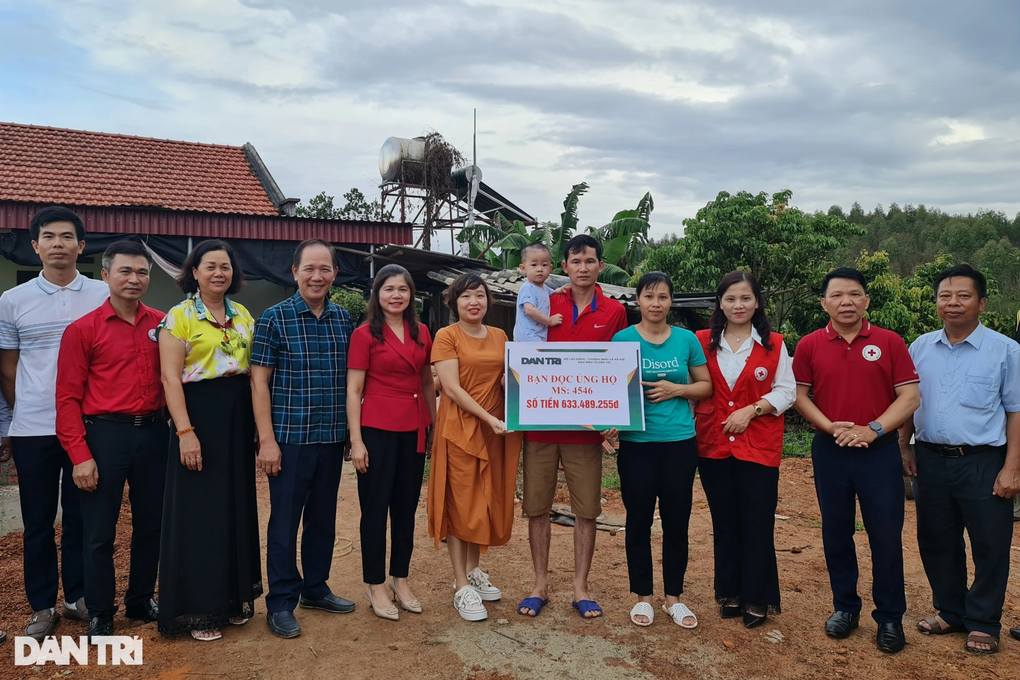Bạn đọc Dân trí giúp đỡ cháu bé bị bỏng nước sôi hơn 600 triệu đồng - 1 Bạn đọc Dân trí giúp đỡ cháu bé bị bỏng nước sôi hơn 600 triệu đồng - 1