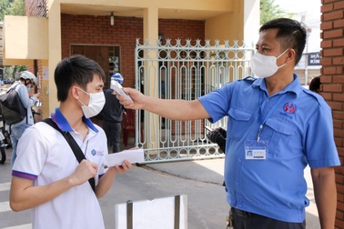 Sau hai tuần học, ĐH Sư phạm Kỹ thuật TPHCM ngừng mở thêm lớp học trực tiếp