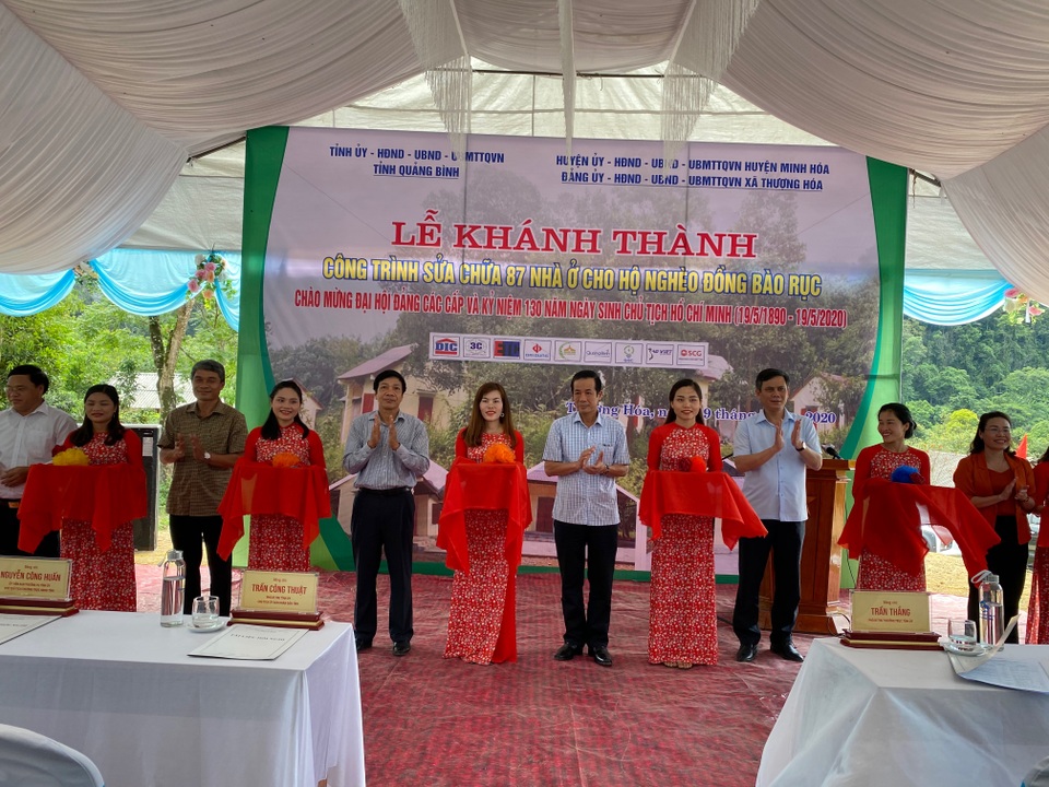 Khánh thành 87 căn nhà cho đồng bào Rục - 1 Khánh thành 87 căn nhà cho đồng bào Rục - 1