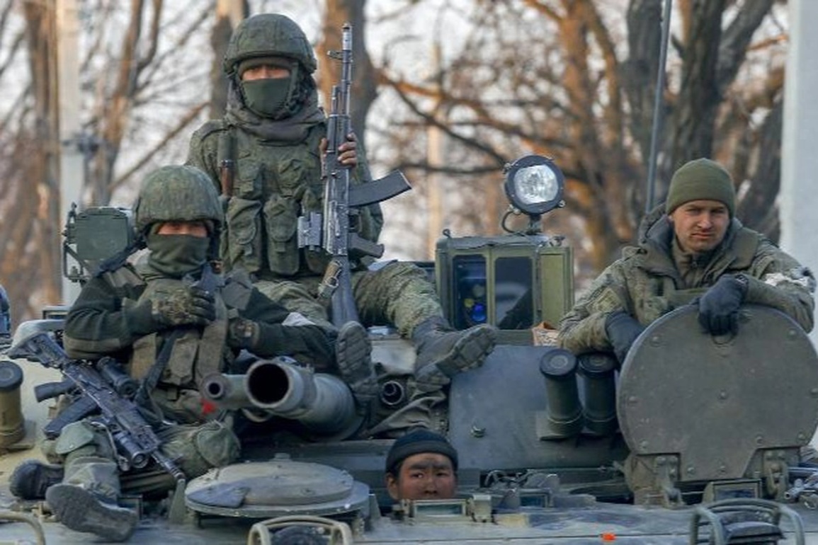 Ukraine nghi ngờ Nga chuẩn bị trận chiến lớn ở miền Đông - 1