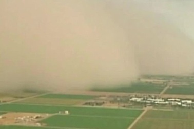 Bão cát cao ngất "nhấn chìm" Arizona