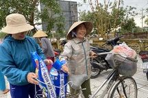 Nghĩa tình của bạn đọc Dân trí đến với người dân rốn lũ