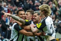 Hạ gục Arsenal, Newcastle vào chung kết Cúp Liên đoàn Anh