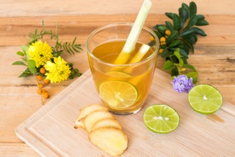 Đủ lợi ích chỉ với ly nước chanh gừng mỗi sáng