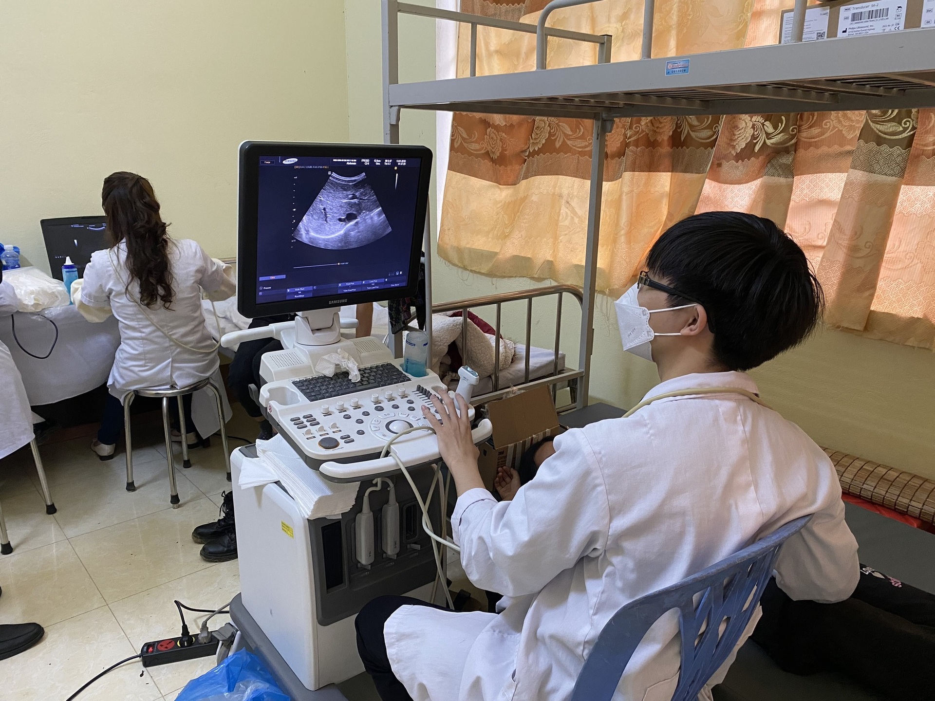 Bác sĩ Nguyễn Lân Hiếu: Không phải cứ chi nhiều tiền là tốt cho sức khỏe - 6 Bác sĩ Nguyễn Lân Hiếu: Không phải cứ chi nhiều tiền là tốt cho sức khỏe - 6