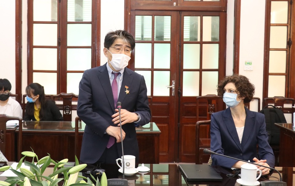 Tiến sĩ Chang-Hee Lee có nhiều đóng góp trong chính sách lao động... - 5 Tiến sĩ Chang-Hee Lee có nhiều đóng góp trong chính sách lao động... - 5