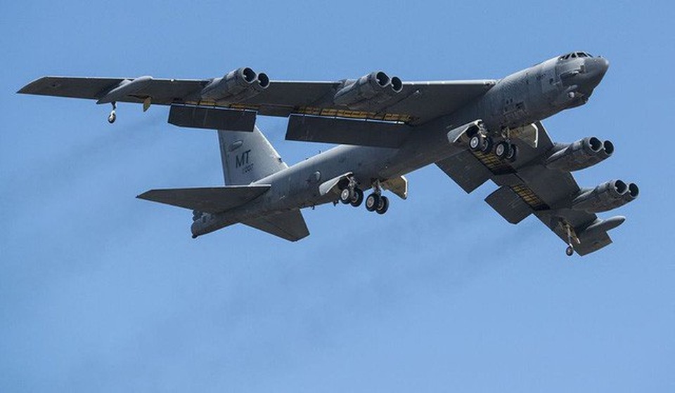 Mỹ đưa B-52 tới Biển Đông tập trận cùng 2 tàu sân bay - 1 Mỹ đưa B-52 tới Biển Đông tập trận cùng 2 tàu sân bay - 1