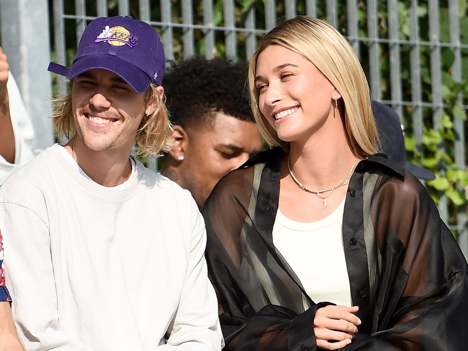 Justin Bieber lái siêu xe có một không hai ra phố - 8 Justin Bieber lái siêu xe có một không hai ra phố - 8