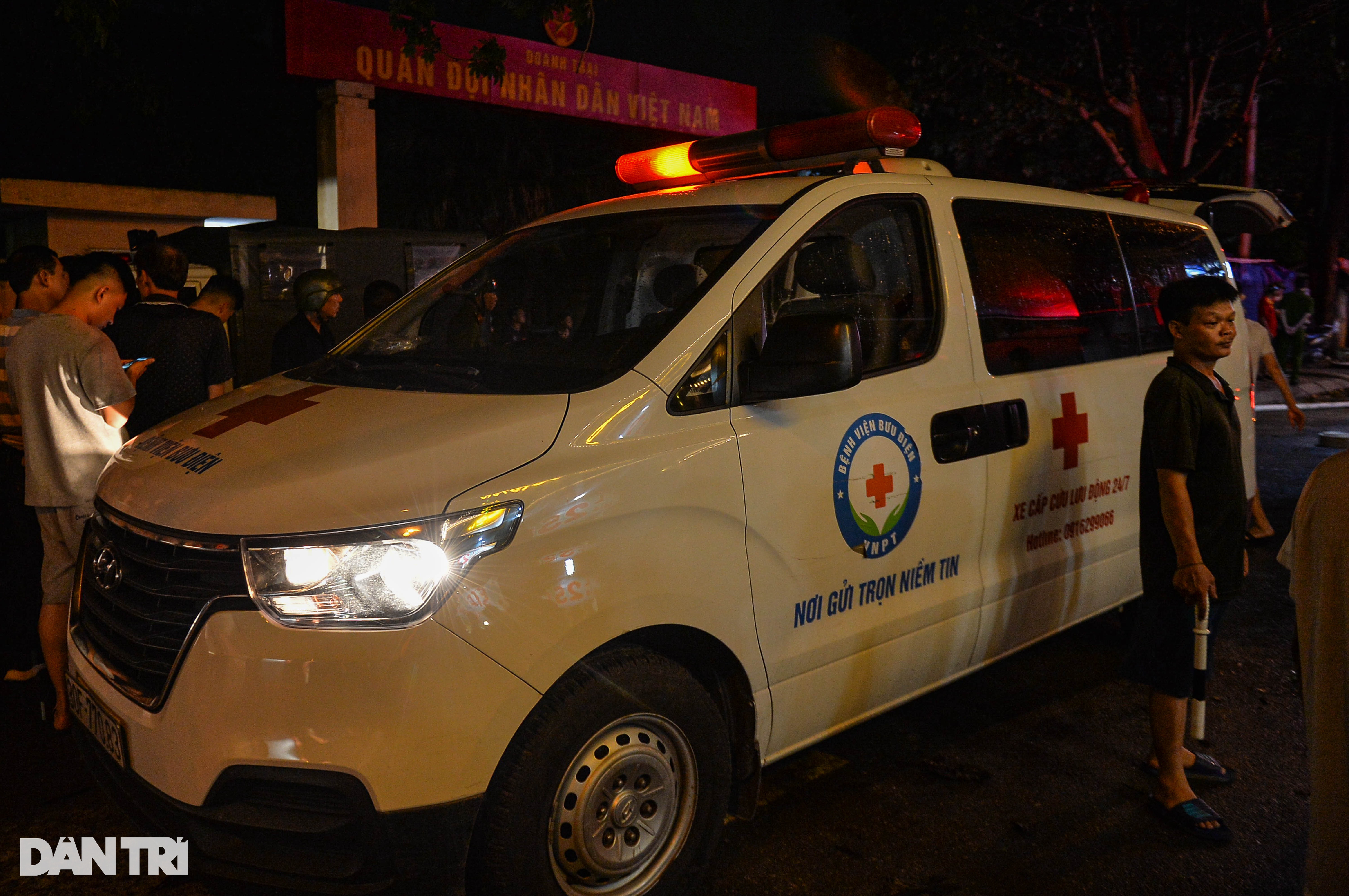 Hiện trường vụ cháy nhà 6 tầng trên phố Định Công Hạ ở Hà Nội - 5