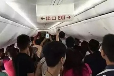 “Ngồi nhầm” khoang thương gia, hành khách Trung Quốc hành hung từ tiếp viên tới cảnh sát