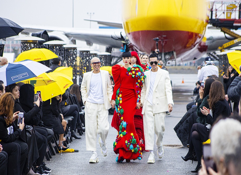 Jessca Minh Anh làm vedette show diễn ở sân bay New York - 7