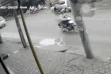 Tai nạn chết người vì mở cửa xe không quan sát