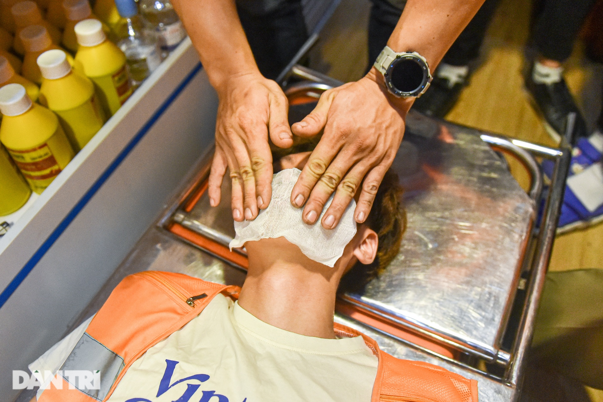 Biệt đội sơ cứu thần tốc và những pha giành giật mạng sống với tử thần - 9 Biệt đội sơ cứu thần tốc và những pha giành giật mạng sống với tử thần - 9