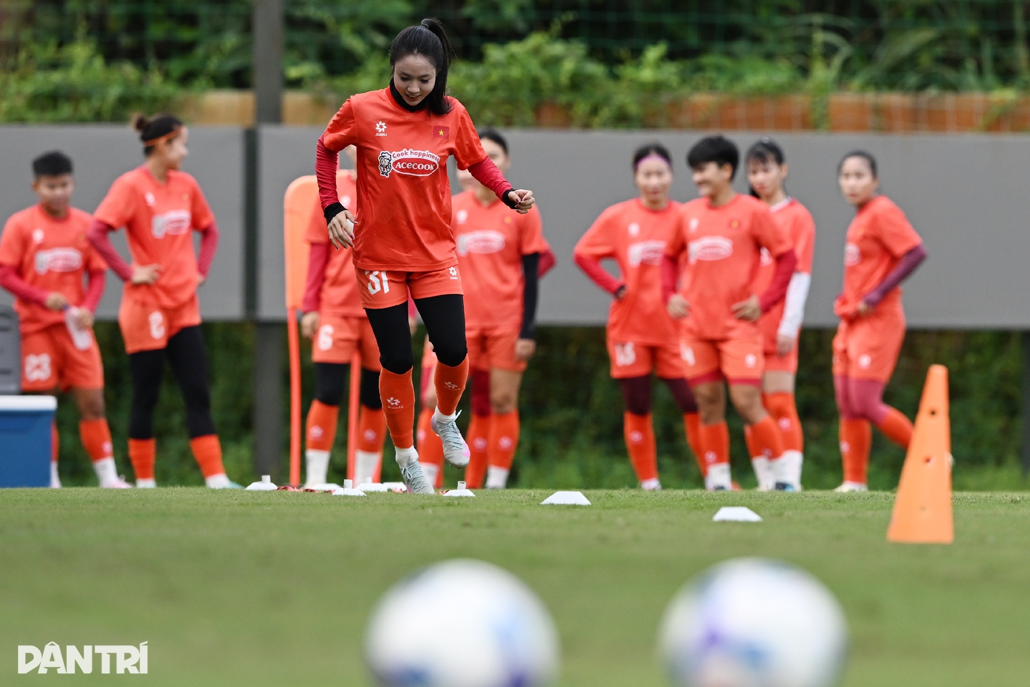 Tuyển nữ Việt Nam rèn quân, quyết tâm bảo vệ ngôi hậu SEA Games 33 - 7