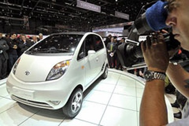 Ô tô giá rẻ: Chặng đường gian nan