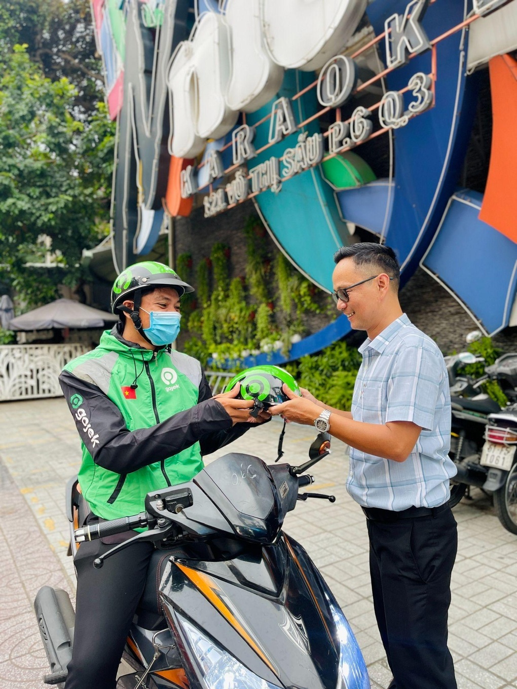 Gojek đẩy mạnh thông điệp Đã uống rượu, bia thì không lái xe - 2 Gojek đẩy mạnh thông điệp Đã uống rượu, bia thì không lái xe - 2